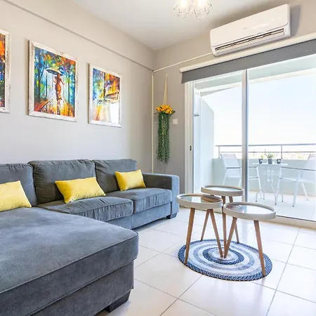 Color Nest 1-bedroom In Apartment *